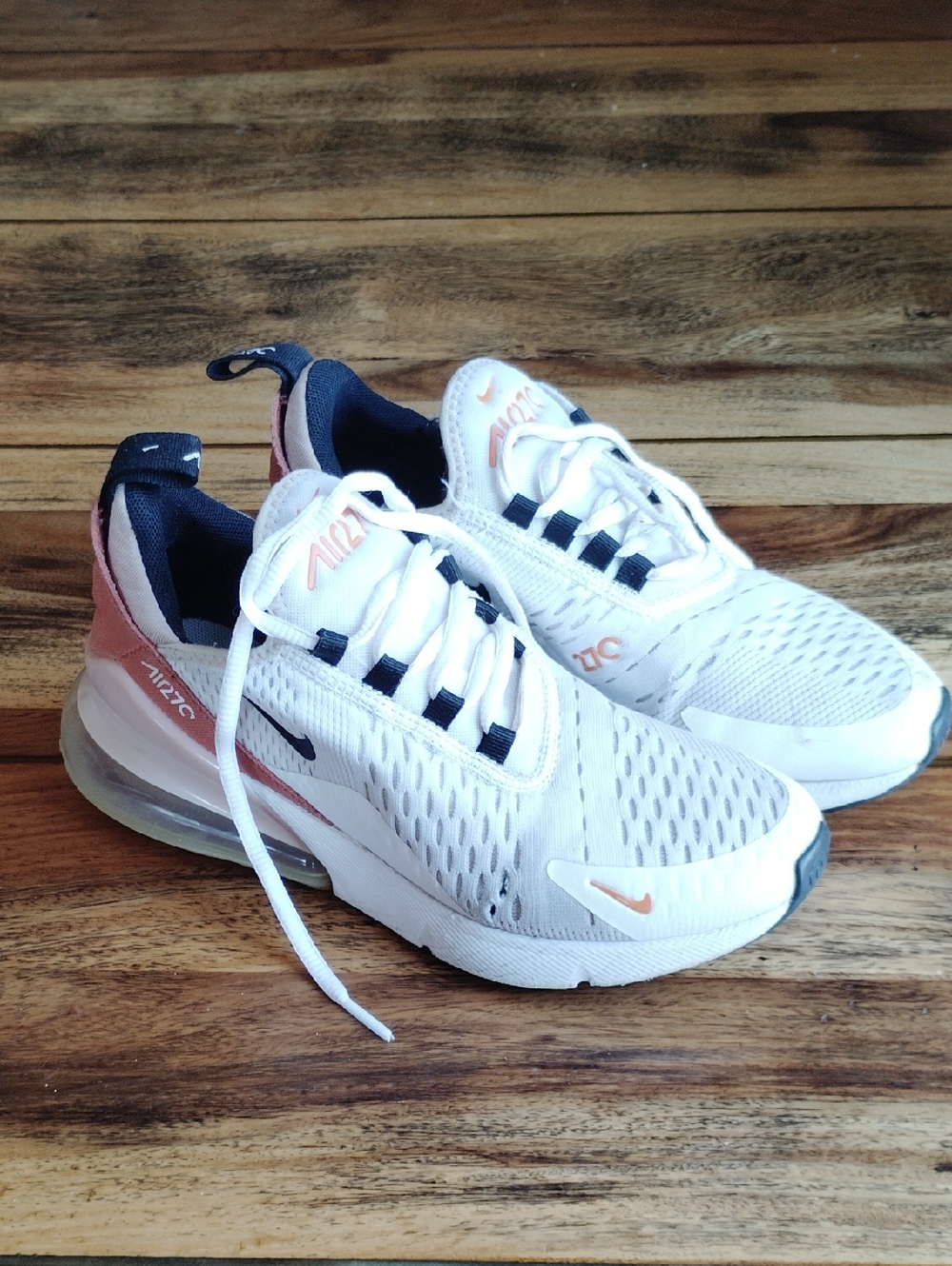 Nike Air Max 270 Women's White and Peach Athletic Sneakers Sz 6